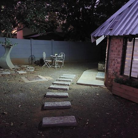 The Spare Room Cottage - Cosy And Private 블룸폰테인 외부 사진